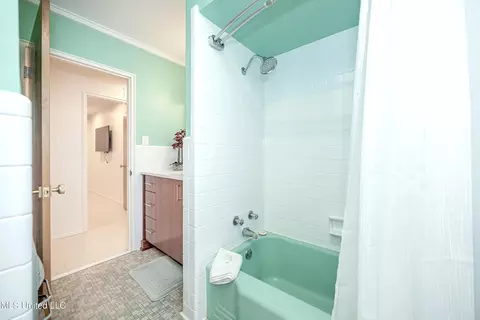 Bath - 1210 Harbor Rd, Ocean Springs, MS 39564 photo 11 of 11