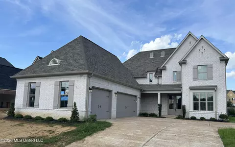 8070 Old Addison Dr, Olive Branch, MS 38654