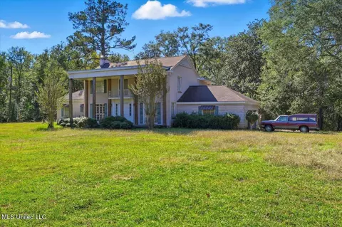 602 Circle Dr, Mendenhall, MS 39114