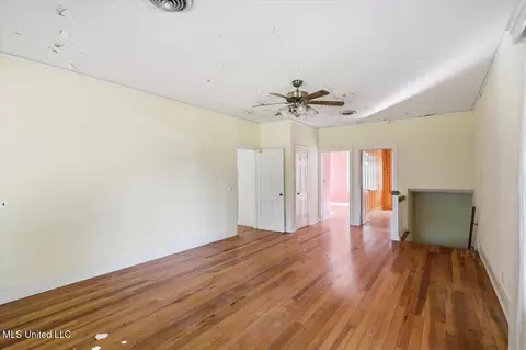Living - 602 Circle Dr, Mendenhall, MS 39114 photo 5 of 5