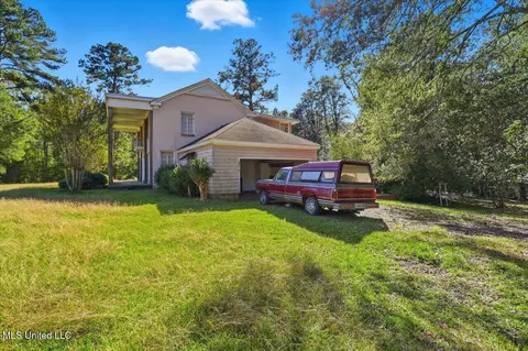 Exterior - 602 Circle Dr, Mendenhall, MS 39114 photo 2 of 14