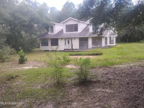 22492 Meaut Rd, Pass Christian, MS 39571