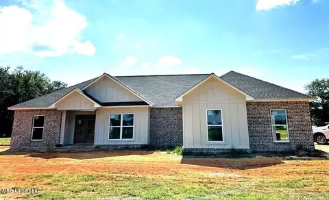 229 V E Howell Rd, Lucedale, MS 39452