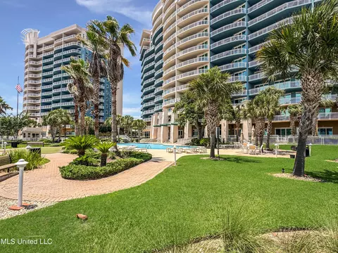 2230 Beach Dr #704, Gulfport, MS 39507