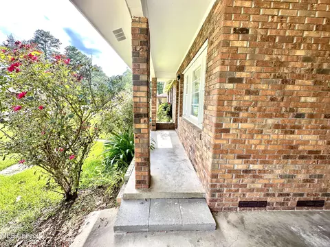 Exterior - 715 Ann St, Brookhaven, MS 39601 photo 3 of 7
