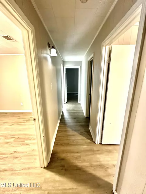 Entry Way - 715 Ann St, Brookhaven, MS 39601 photo 1 of 1