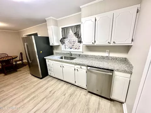 Kitchen - 715 Ann St, Brookhaven, MS 39601 photo 3 of 3