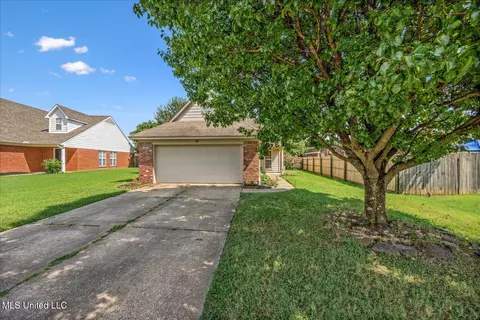 7316 W Pecan Meadow Dr, Olive Branch, MS 38654 photo 2