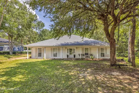 11512 Holly Bluff Cir, Biloxi, MS 39532