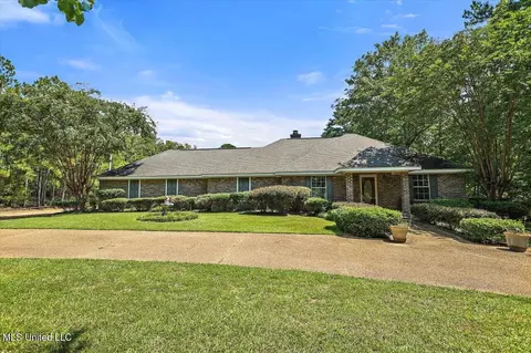 354 Lakeway Dr, Brandon, MS 39047