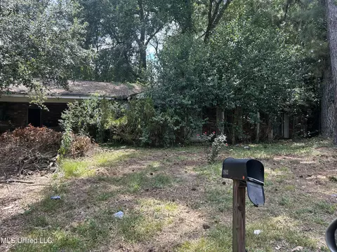 1943 Bienville Dr, Jackson, MS 39212