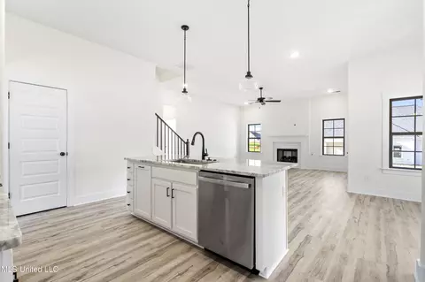 2955 Molly Cv, Nesbit, MS 38651 photo 5