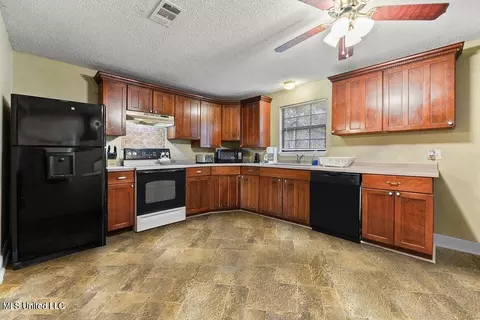 Kitchen - 207 Mccaughan Ave, Long Beach, MS 39560 photo 1 of 3