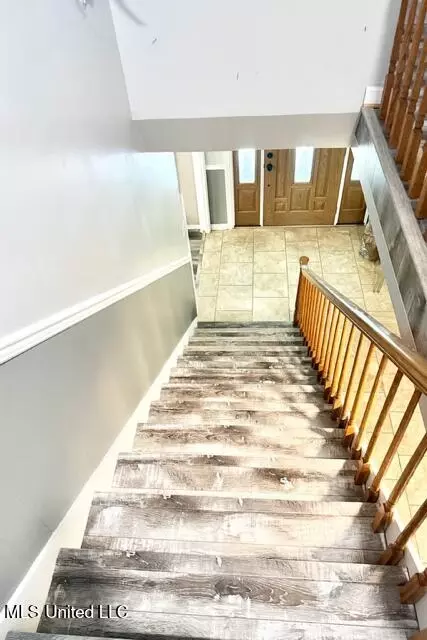 Entry Way - 4036 Monticello Rd, Wesson, MS 39191 photo 3 of 5