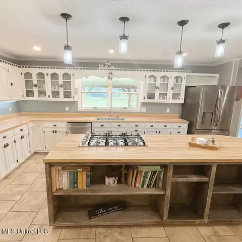 Kitchen - 4036 Monticello Rd, Wesson, MS 39191 photo 1 of 2