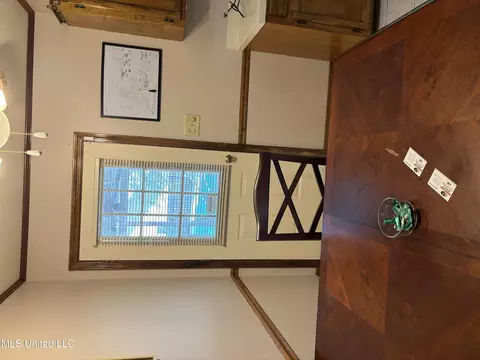 Dining - 502 Urban Ln, Brookhaven, MS 39601 photo 2 of 3
