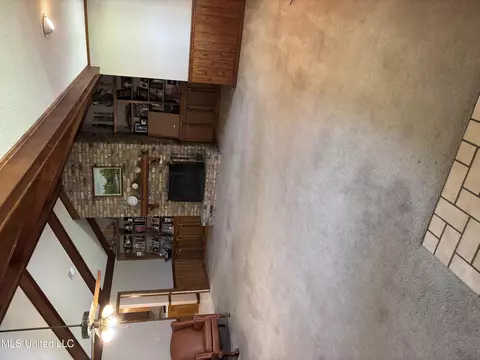 Living - 502 Urban Ln, Brookhaven, MS 39601 photo 2 of 3