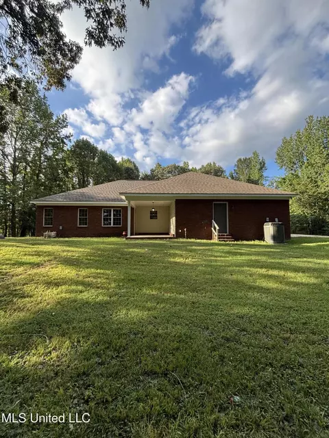 Exterior - 283 Aaron Rd, Sarah, MS 38665 photo 4 of 8