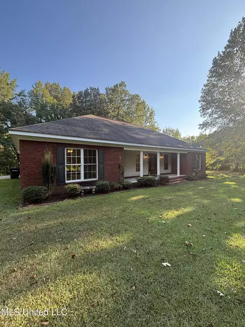 Exterior - 283 Aaron Rd, Sarah, MS 38665 photo 2 of 8