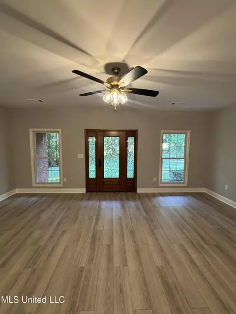 Entry Way - 283 Aaron Rd, Sarah, MS 38665 photo 1 of 1