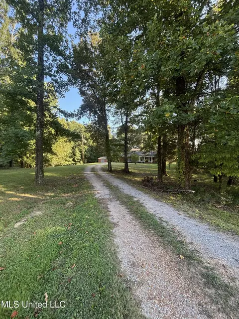Exterior - 283 Aaron Rd, Sarah, MS 38665 photo 6 of 8