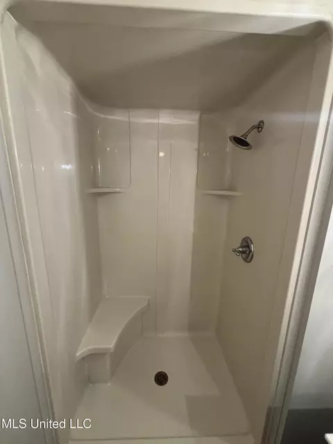 Bath - 283 Aaron Rd, Sarah, MS 38665 photo 8 of 8