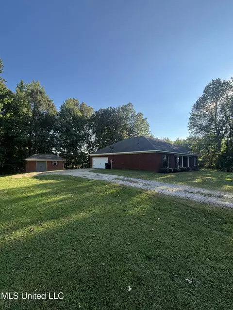 Exterior - 283 Aaron Rd, Sarah, MS 38665 photo 3 of 8