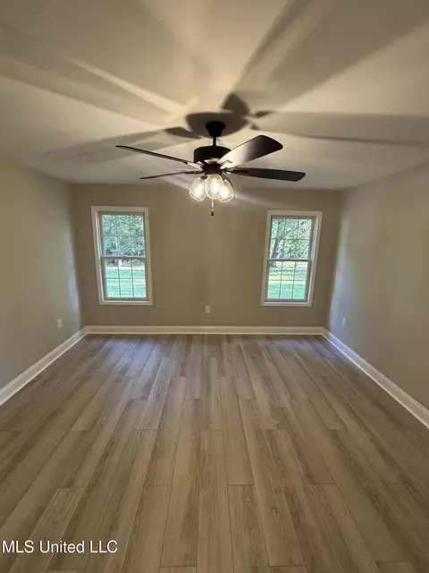 Bedroom - 283 Aaron Rd, Sarah, MS 38665 photo 1 of 4