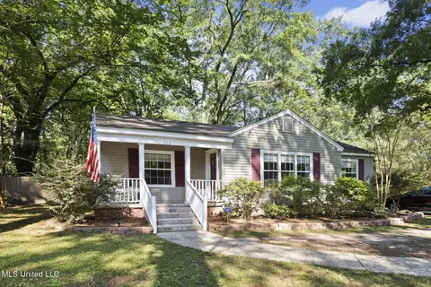 316 Colonial Cir, Jackson, MS 39211