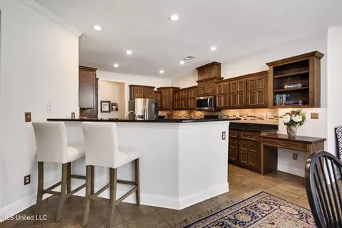 Kitchen - 1630 N Hillshire Dr, Hernando, MS 38632 photo 1 of 4