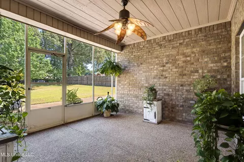 Exterior - 1630 N Hillshire Dr, Hernando, MS 38632 photo 3 of 5