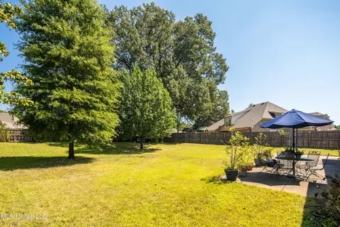 Exterior - 1630 N Hillshire Dr, Hernando, MS 38632 photo 4 of 5