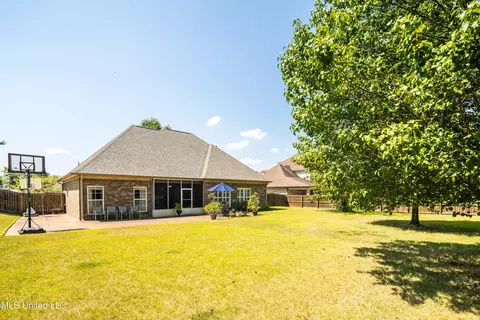 Exterior - 1630 N Hillshire Dr, Hernando, MS 38632 photo 5 of 5