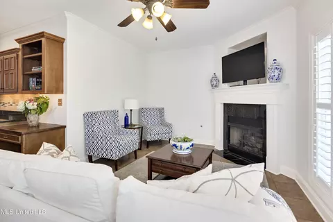 Living - 1630 N Hillshire Dr, Hernando, MS 38632 photo 4 of 4
