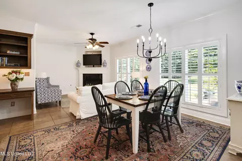 Dining - 1630 N Hillshire Dr, Hernando, MS 38632 photo 4 of 4