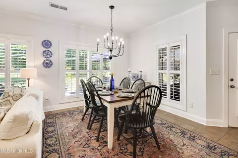 Dining - 1630 N Hillshire Dr, Hernando, MS 38632 photo 3 of 4