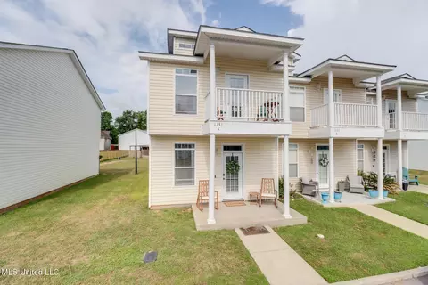 1131 Century Oaks Dr #A, Gulfport, MS 39507