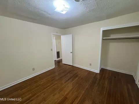 3158 Peterson Dr, Jackson, MS 39212 photo 8