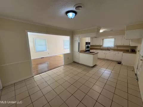 3158 Peterson Dr, Jackson, MS 39212 photo 5