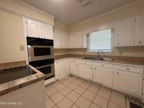 3158 Peterson Dr, Jackson, MS 39212 photo 6