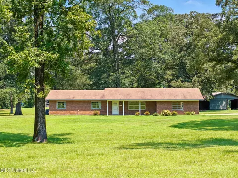 1097 Van Norman Curv, Mccomb, MS 39648