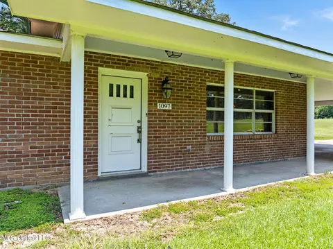Exterior - 1097 Van Norman Curv, Mccomb, MS 39648 photo 4 of 18