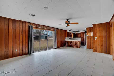 Living - 1097 Van Norman Curv, Mccomb, MS 39648 photo 1 of 2