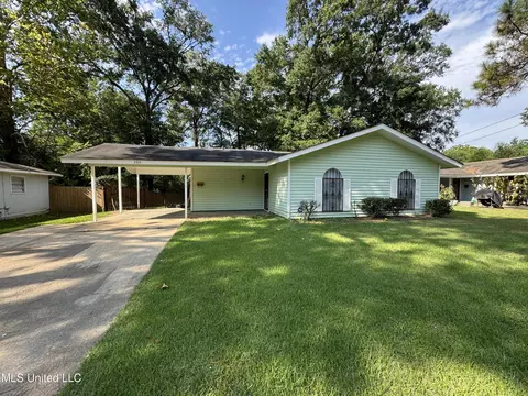 255 Camero Dr, Jackson, MS 39206