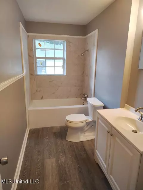 Bath - 134 Wacker Dr, Jackson, MS 39206 photo 1 of 1