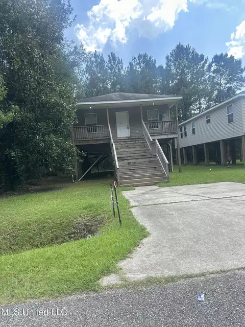 6321 W Adams St, Bay Saint Louis, MS 39520