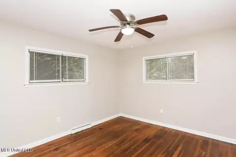 Bedroom - 811 Fairfax Cir, Jackson, MS 39211 photo 2 of 3