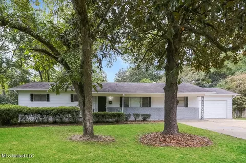811 Fairfax Cir, Jackson, MS 39211