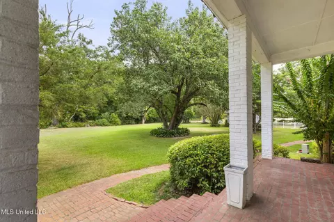 Exterior - 818 Cannon Ave, Bentonia, MS 39040 photo 14 of 34