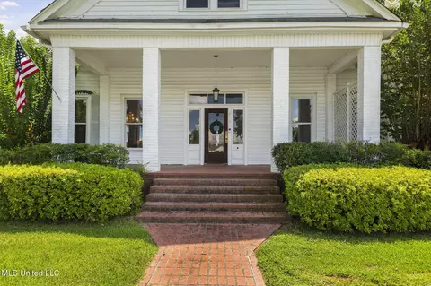 Exterior - 818 Cannon Ave, Bentonia, MS 39040 photo 4 of 34